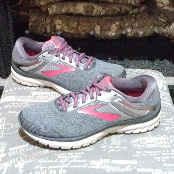 Brooks Shoes - Women Brooks GTS 18 Sneakers